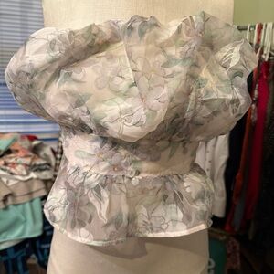 Storia Floral Off-Shoulder Top - White and Green